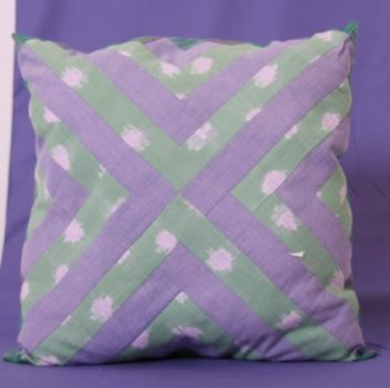 Hexenkissen 1, Kaffe Fassett grün-flieder