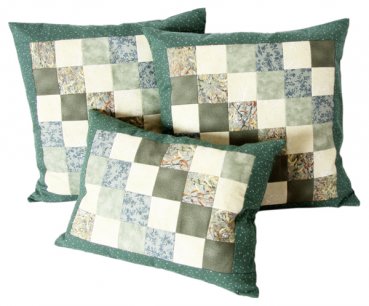 3 Quadrate Kissen - grün