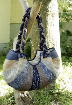 Halbrunde Tasche