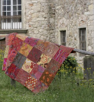 Kaffe Fassett Chenille-Kuschel-Plaid - 2 schöne Seiten