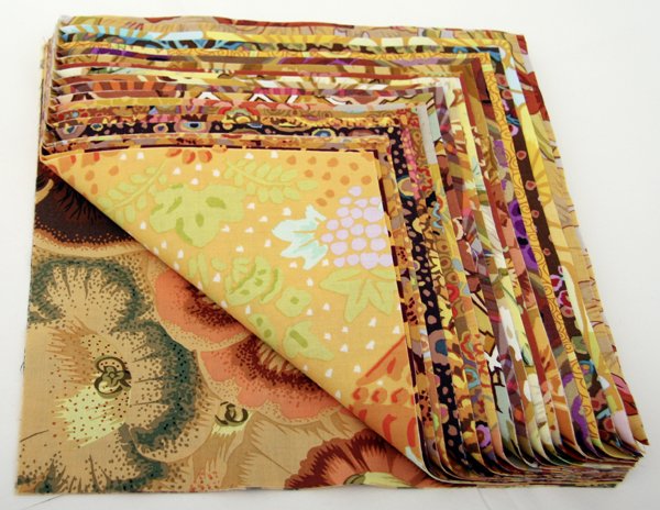 40 Layer Cake, 10 inch Quadrate, Kaffe Fassett - eher braun/gelb