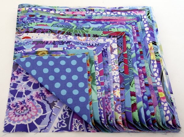 40 Layer Cake, 10 inch Quadrate, Kaffe Fassett - eher blau