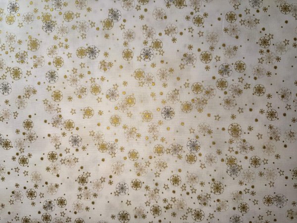 Goldene Sterne und Schneeflocken auf Hell